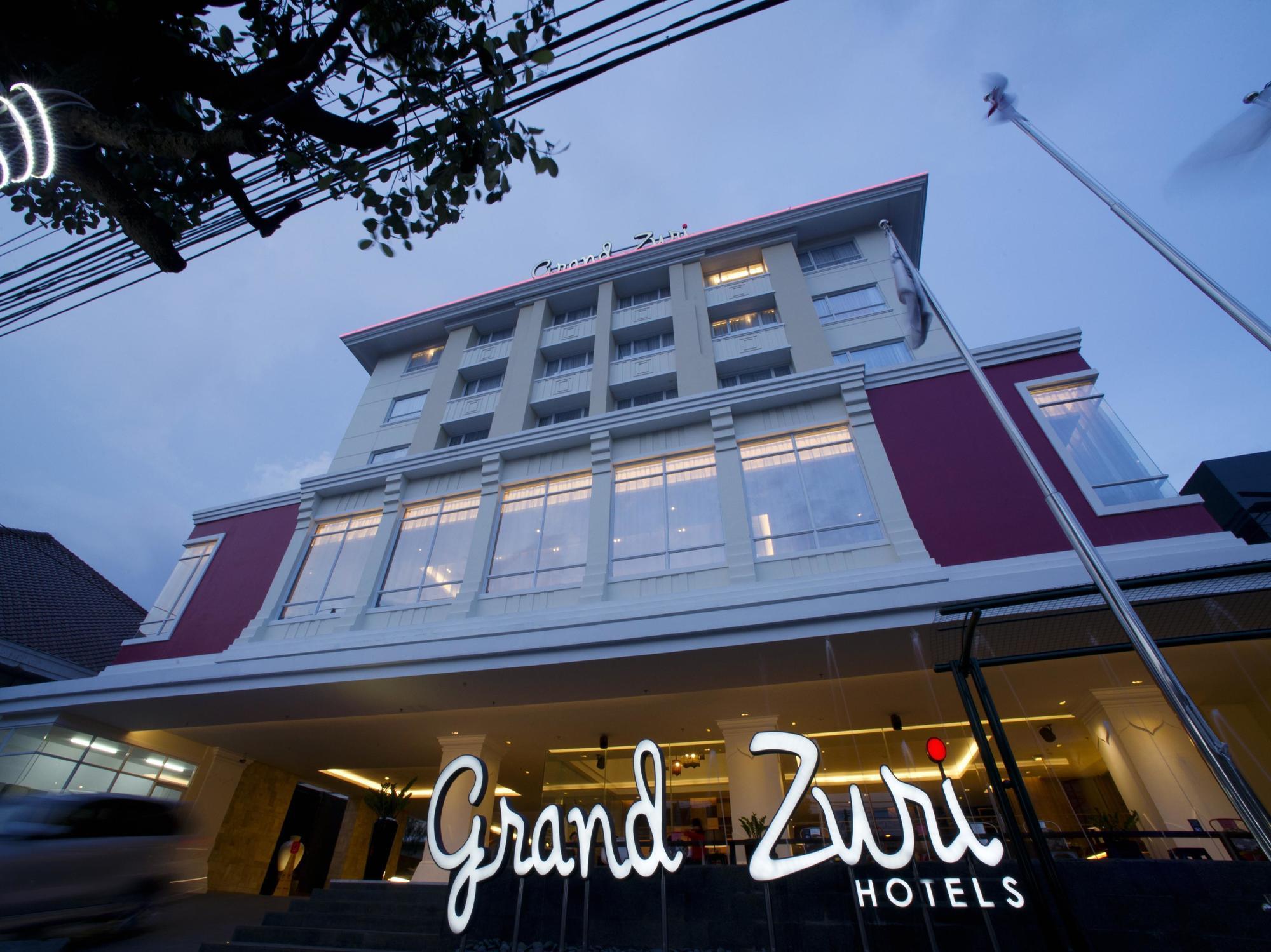 祖瑞玛丽奥勃洛大酒店 日惹 外观 照片